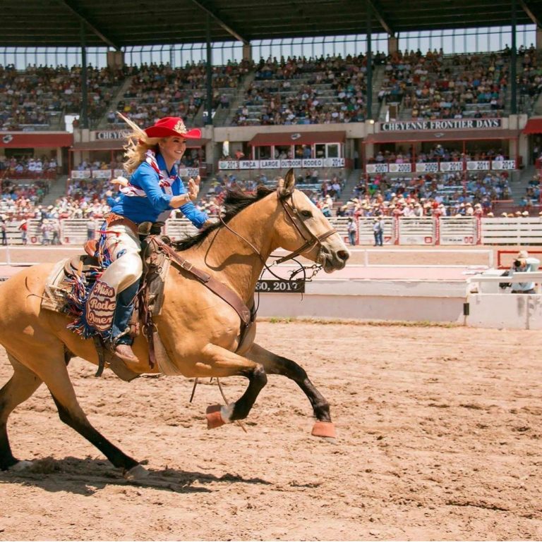 Katherine Merck queen wave rodeo queen crown pageant